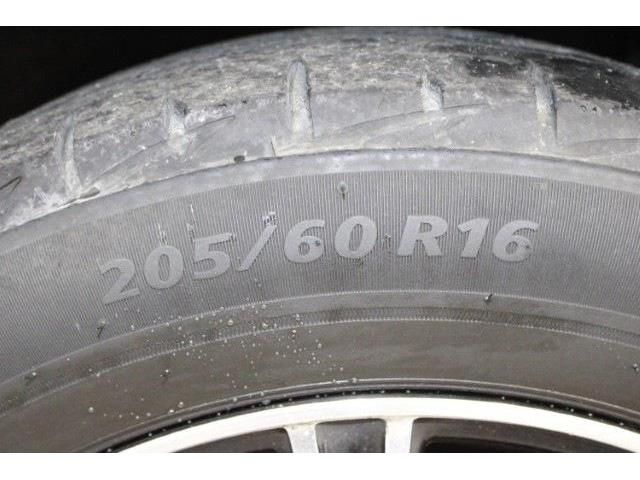 TOYOTA PRIUS ALPHA 2015 Image 31