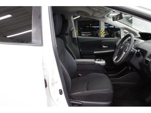 TOYOTA PRIUS ALPHA 2015 Image 31