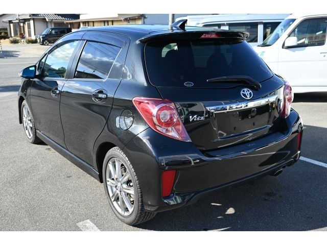 TOYOTA VITZ 2013 Image 31