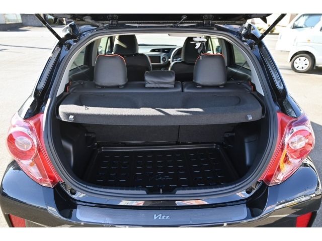 TOYOTA VITZ 2013 Image 31