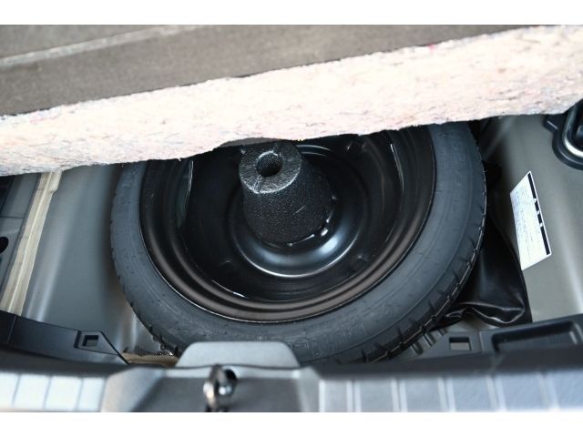 TOYOTA VITZ 2013 Image 31