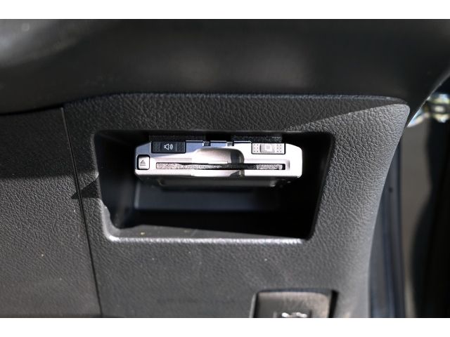 TOYOTA VITZ 2013 Image 31