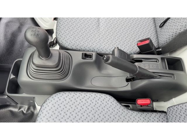 SUZUKI CARRY TRUCK 4WD 2025 Image 31