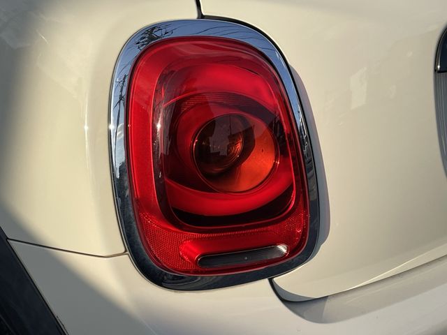 BMW MINI COOPER S 5D 2015 Image 31