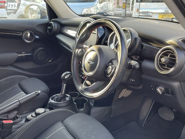 BMW MINI COOPER S 5D 2015 Image 31