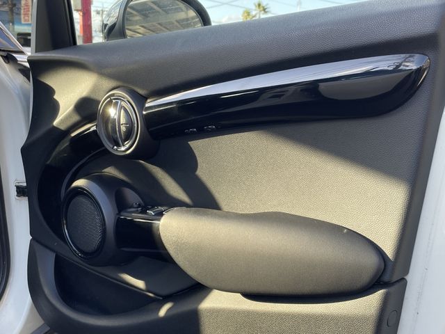 BMW MINI COOPER S 5D 2015 Image 31