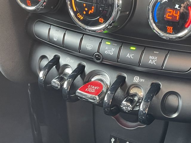 BMW MINI COOPER S 5D 2015 Image 31