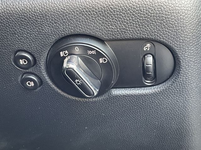 BMW MINI COOPER S 5D 2015 Image 31