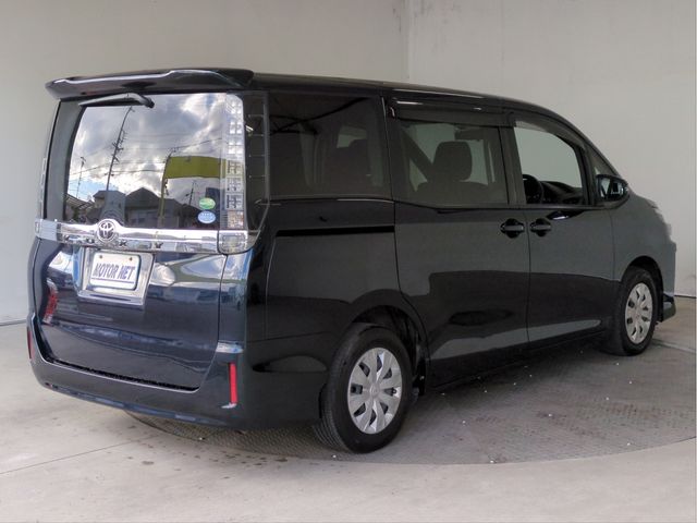 TOYOTA VOXY 2014 Image 31