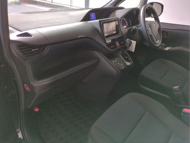 TOYOTA VOXY 2014 Image 31