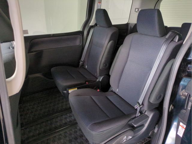 TOYOTA VOXY 2014 Image 31