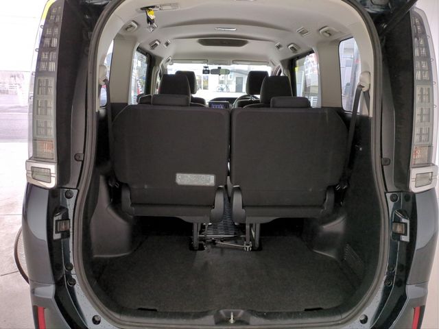 TOYOTA VOXY 2014 Image 31