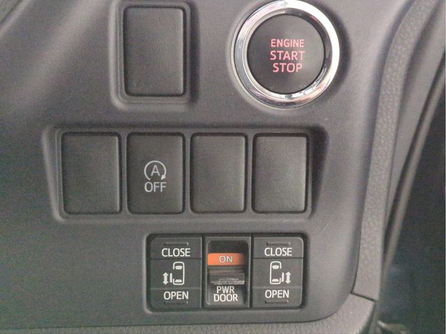 TOYOTA VOXY 2014 Image 31