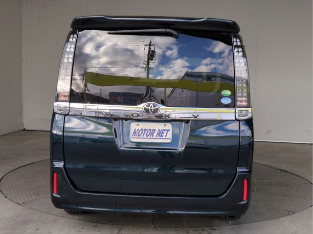 TOYOTA VOXY 2014 Image 31