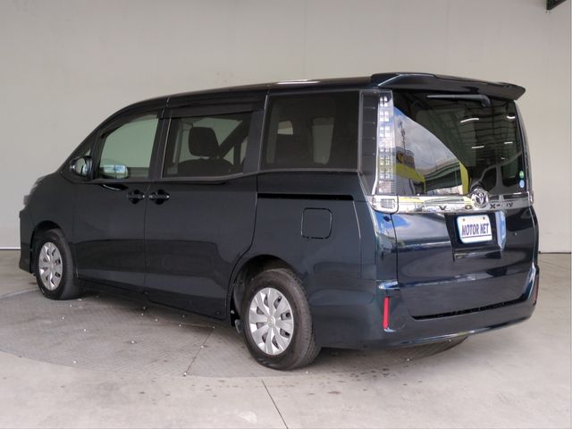 TOYOTA VOXY 2014 Image 31