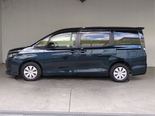 TOYOTA VOXY 2014 Image 31