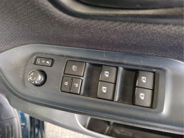 TOYOTA VOXY 2014 Image 31