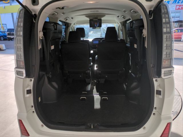 TOYOTA VOXY 2014 Image 31