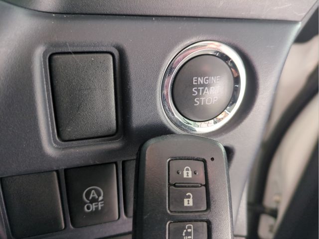 TOYOTA VOXY 2014 Image 31