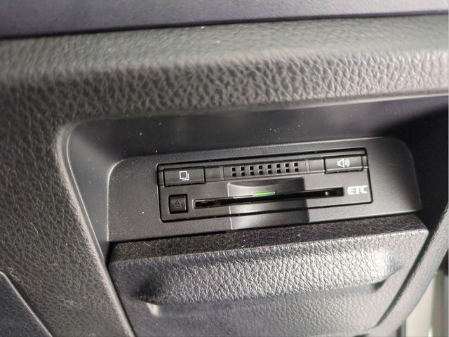 TOYOTA VOXY 2014 Image 31