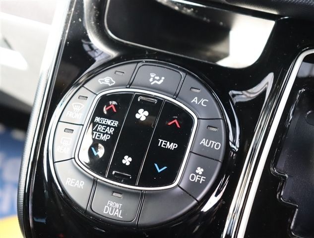 TOYOTA NOAH 2020 Image 31