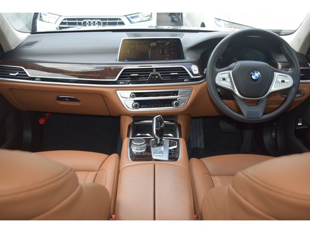 BMW 7SERIES 2019 Image 31