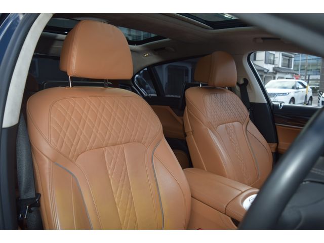 BMW 7SERIES 2019 Image 31