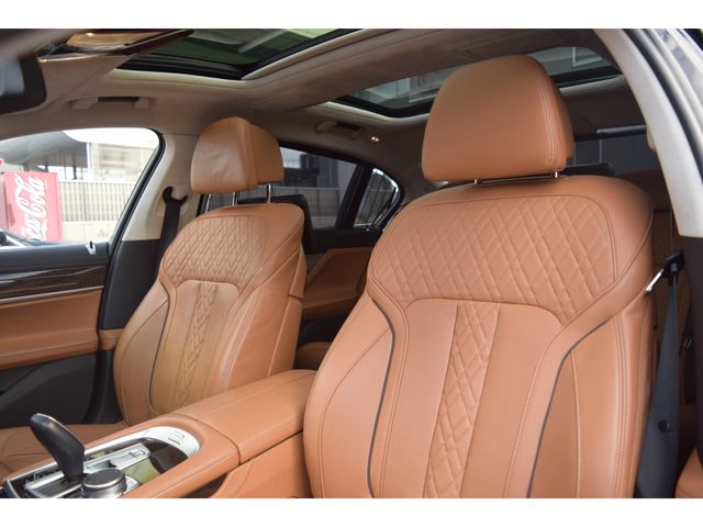 BMW 7SERIES 2019 Image 31