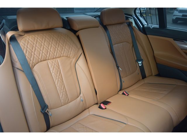 BMW 7SERIES 2019 Image 31