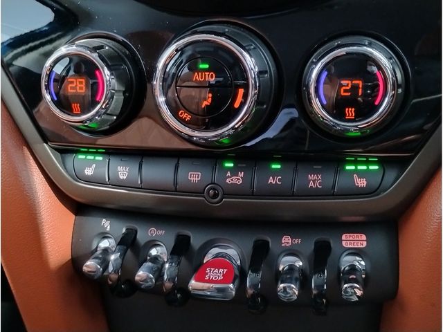 BMW MINI COOPER D CROSSO 2024 Image 31