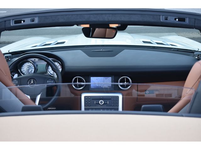 AMG SLS ROADSTER 2012 Image 31
