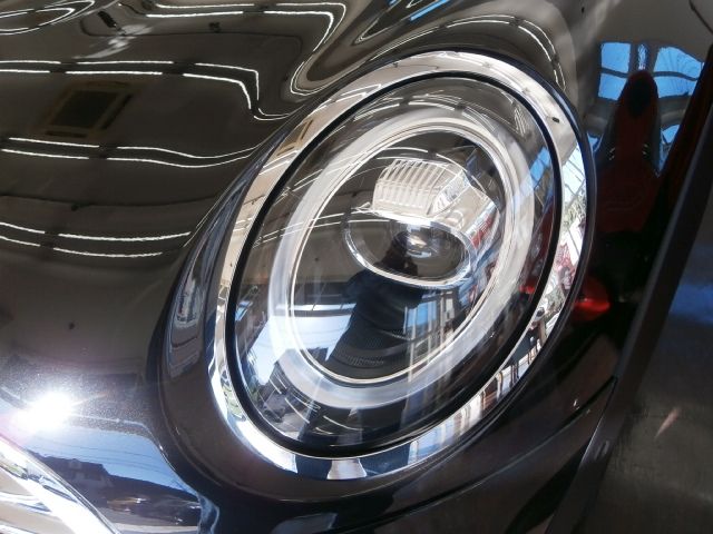 BMW MINI COOPER 5DOOR 2019 Image 31