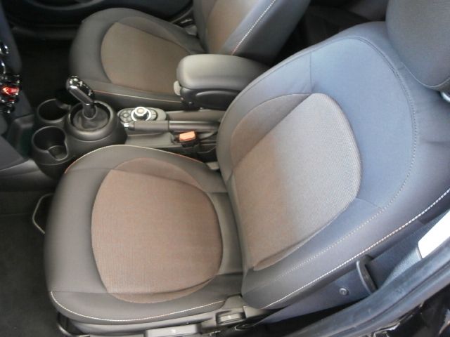 BMW MINI COOPER 5DOOR 2019 Image 31