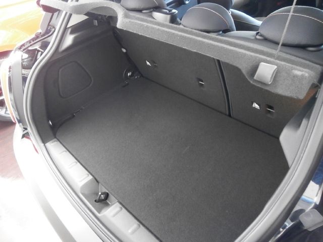 BMW MINI COOPER 5DOOR 2019 Image 31