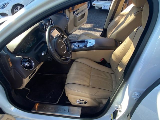 JAGUAR XJSERIES SEDA 2010 Image 31