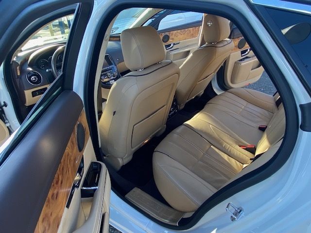 JAGUAR XJSERIES SEDA 2010 Image 31