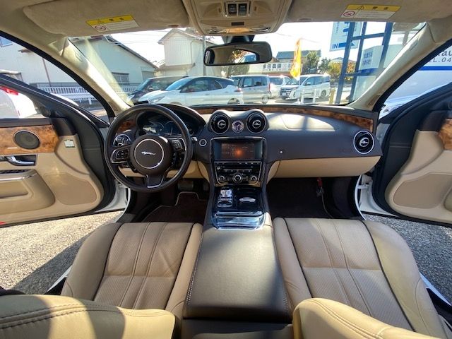 JAGUAR XJSERIES SEDA 2010 Image 31