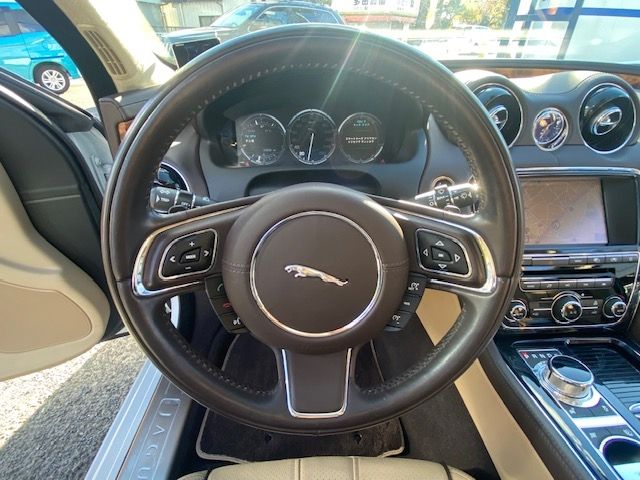 JAGUAR XJSERIES SEDA 2010 Image 31