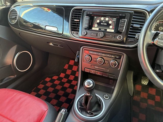 VOLKSWAGEN THE BEETL 2020 Image 31