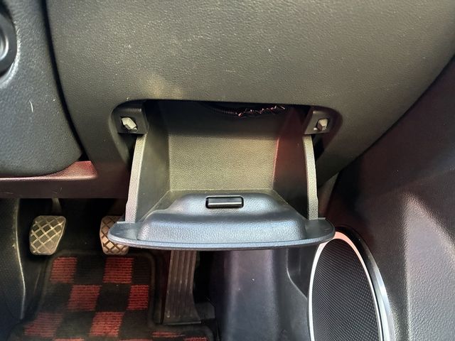 VOLKSWAGEN THE BEETL 2020 Image 31