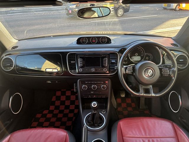 VOLKSWAGEN THE BEETL 2020 Image 31