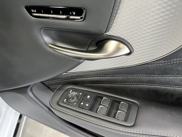 TOYOTA LEXUS LS500H 4WD 2021 Image 31