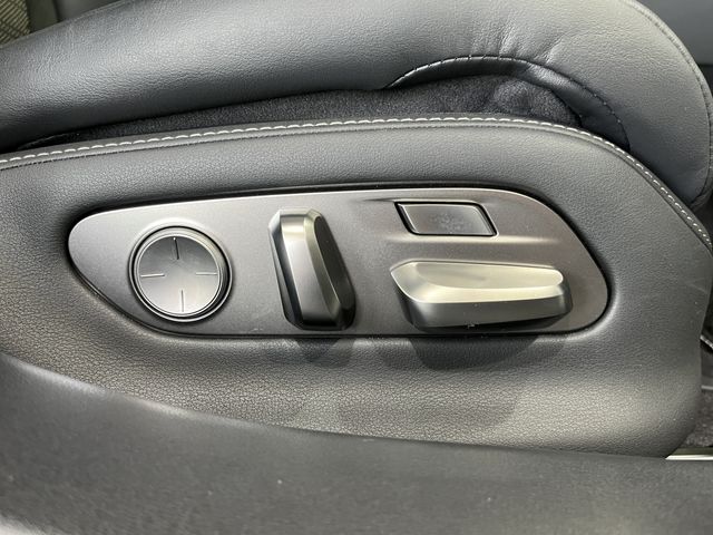 TOYOTA LEXUS LS500H 4WD 2021 Image 31