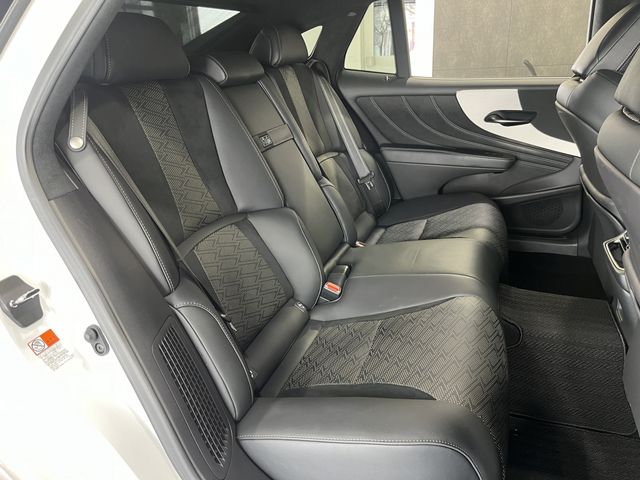 TOYOTA LEXUS LS500H 4WD 2021 Image 31