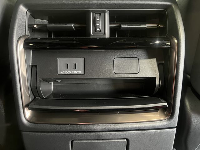 TOYOTA VELLFIRE  HYBRID 4WD 2023 Image 31