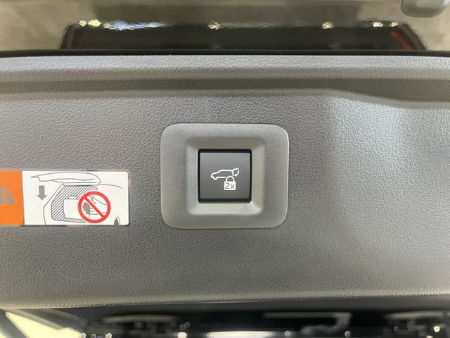 TOYOTA VELLFIRE  HYBRID 4WD 2023 Image 31