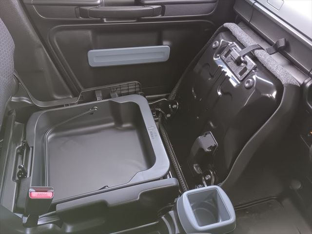 SUZUKI SPACIA BASE 4WD 2024 Image 31