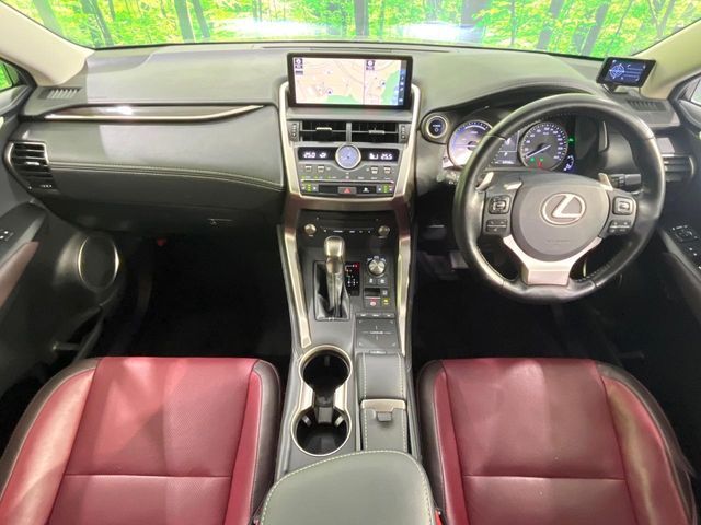 TOYOTA LEXUS NX300H 2018 Image 31