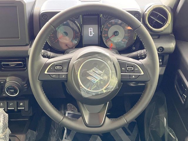 SUZUKI JIMNY NOMADE 2025 Image 31