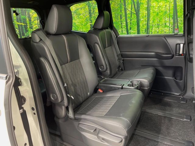 TOYOTA NOAH HYBRID 2023 Image 31